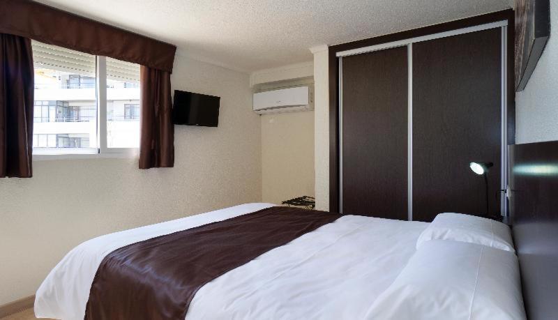 Hotel El Pozo Torremolinos Szoba fotó